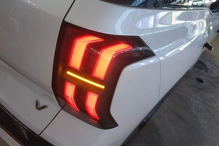 Used AION V 2026 Model Aion Tyrannosaurus Family Edition 520 Zhi Hao Edition Exterior 3