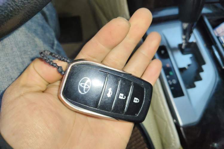 Used Toyota Camry 2015 2.0E Elite Edition
