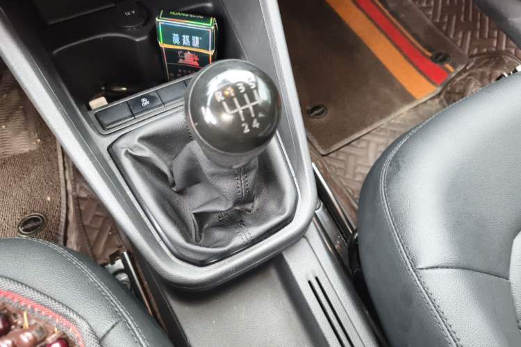 Used Volkswagen Santana 2018 1.5L Manual Fashion Edition Gear Lever