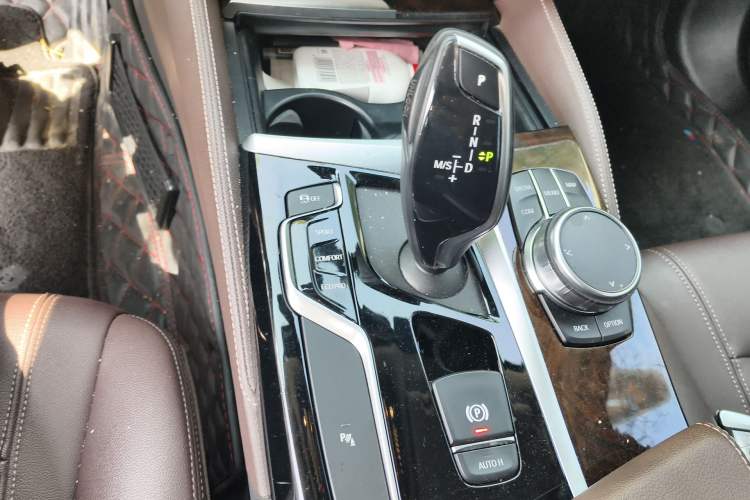 Used BMW 5 Series 2019 525Li Luxury Package Gear Lever