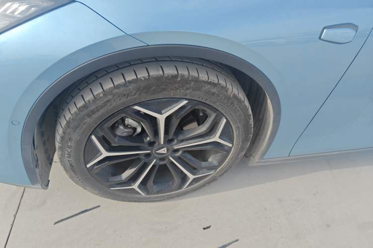 Used Deepal L07 2024 230Max Qiankun Intelligent Driving ADS SE Range-Extended Version
