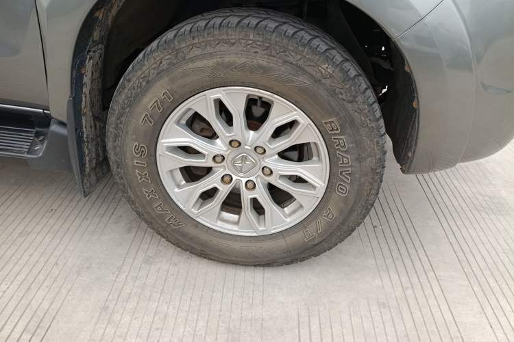 Used JMC Yusheng S350 2012 2.4T Two-Wheel Drive Luxury 7-Seater
