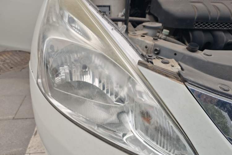 Used Nissan Tiida 2014 1.6L CVT Smart Model Right Front Headlight