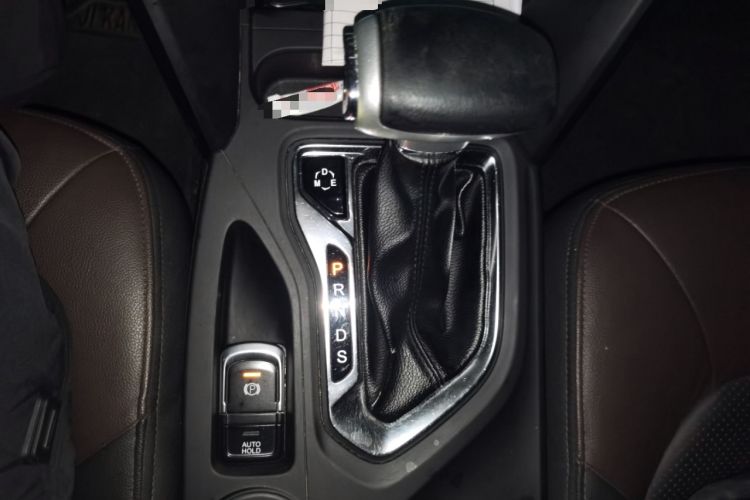 Used GAC Trumpchi GS4 2017 235T Automatic Two-Wheel Drive Luxury Smart Connectivity Version Gear Lever