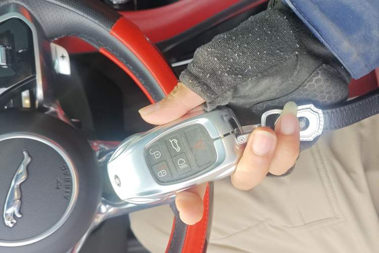 Used Jaguar F-PACE 2021 340 PS R-Dynamic SE
