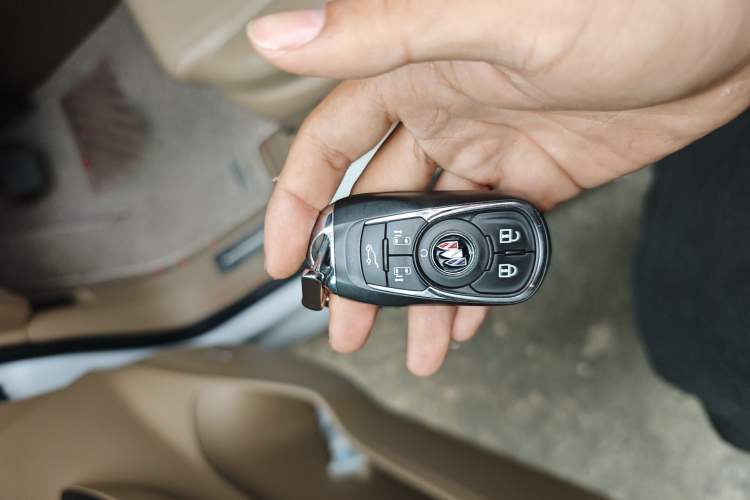 Used Buick GL8 2020 ES Land Cruiser 653T Flagship Model Vehicle Key