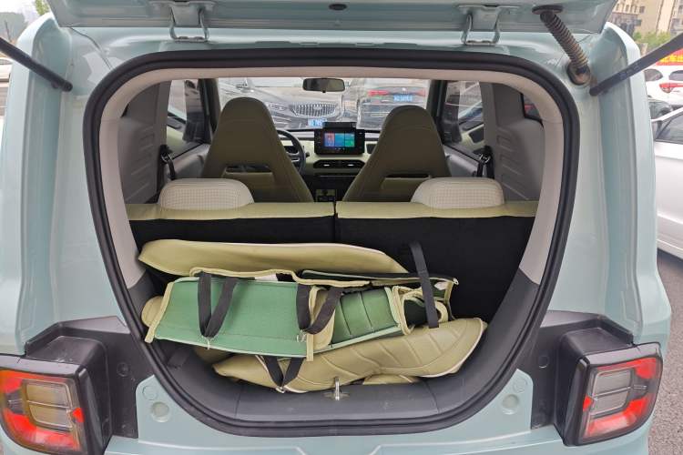 Used Geely Galaxy Panda 2023 Panda Mini 200km Endurance Bear Trunk