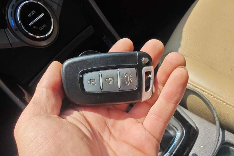 Used Hyundai Elantra (5th Generation / Langdong) 2012 1.6L Automatic Prestige Model Vehicle Key