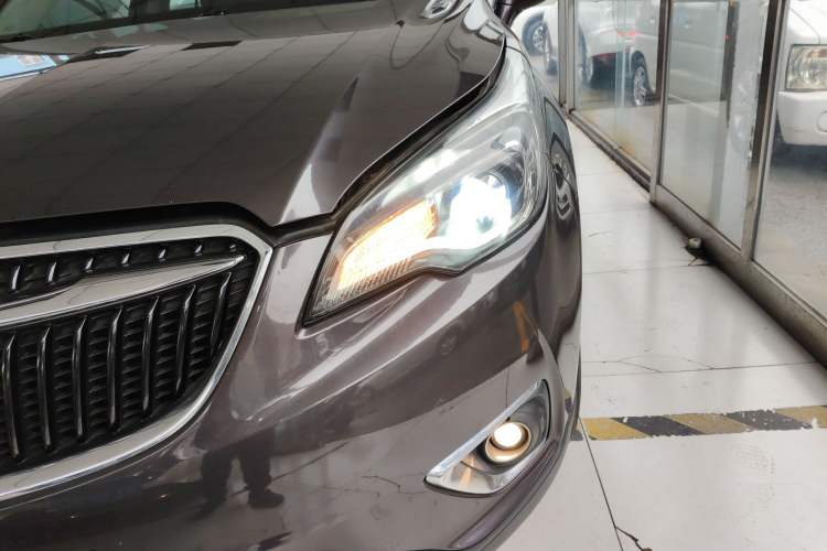 Used Buick Envision 2018 20T Two-Wheel-Drive Elite Model
