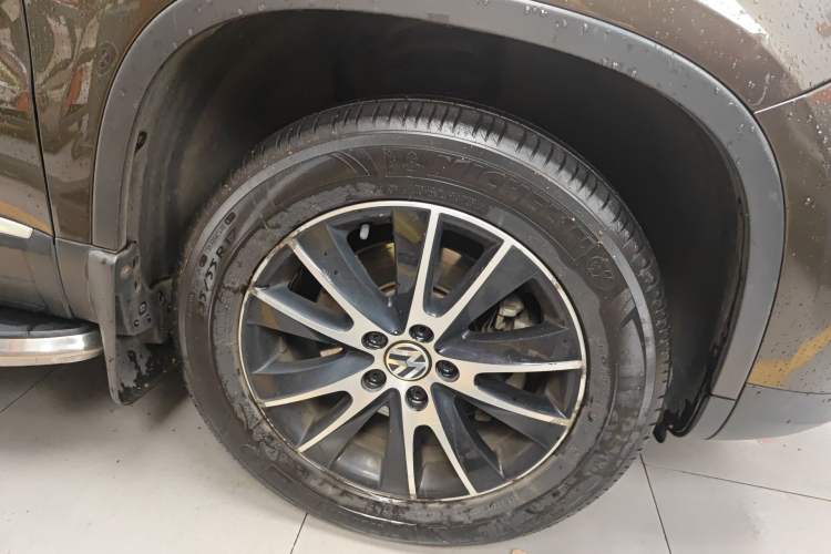 Used Volkswagen Tiguan 2015 1.8TSI Automatic Two-Wheel Drive Luxury Model
