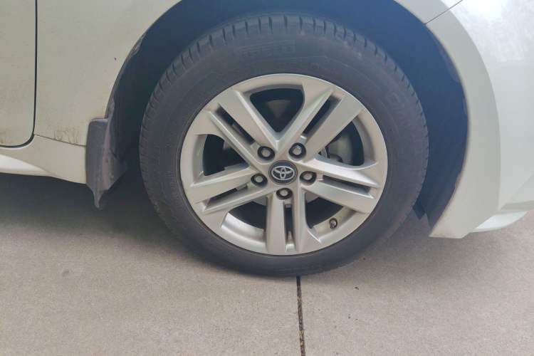 Used Toyota Levin 2021 185T CVT Luxury Edition Right Front Wheel Hub