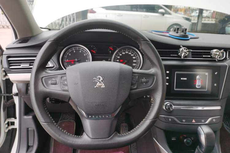 Used Peugeot 408 2015 1.2T Automatic Luxury Edition Steering Wheel