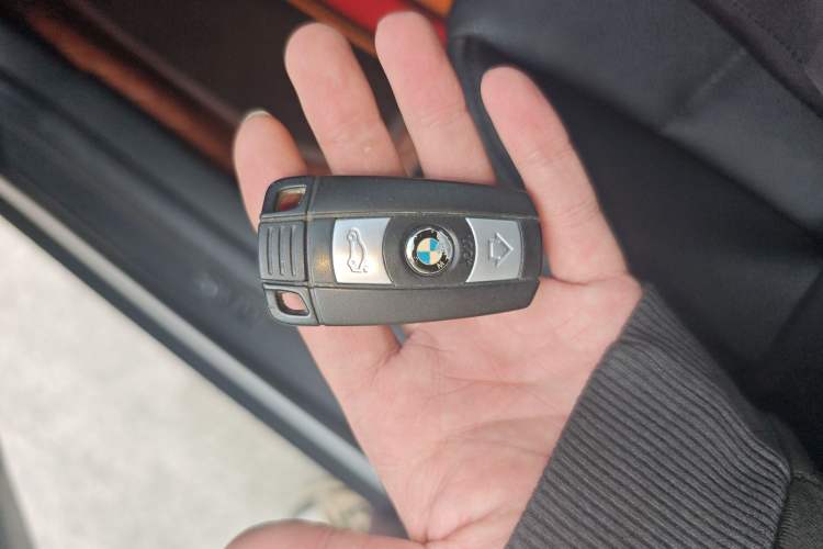 Used BMW X1 2015 sDrive18i Leading Edition
