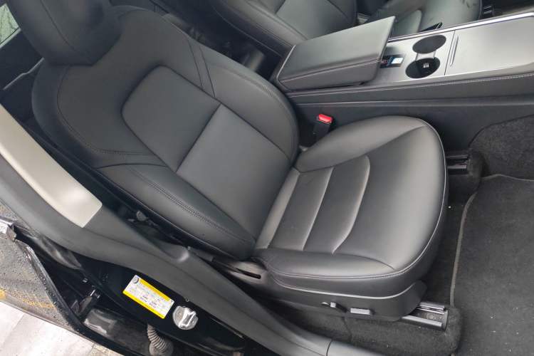 Used Tesla Model Y 2021 Long-Range All-Wheel-Drive Version 3D7
