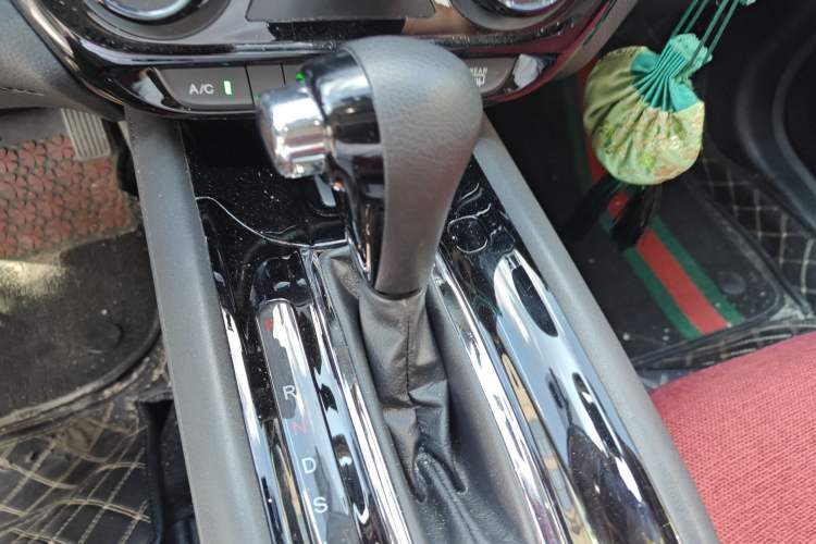 Used Honda Vezel 2020 1.5L CVT Pioneer Edition Gear Lever