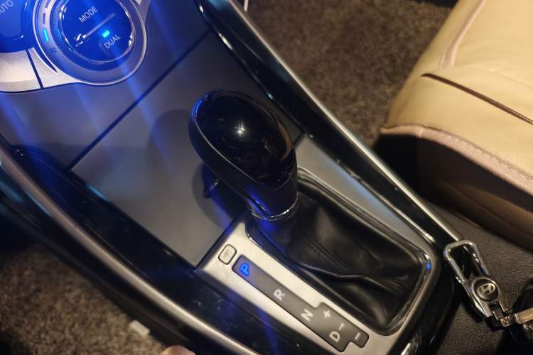 Used Hyundai Elantra (5th Generation / Langdong) 2012 1.6L Automatic Prestige Model
