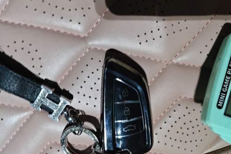 Used Kia Sorento 2015 Sorento L 2.4L Gasoline 4WD Elite Edition 7 Seats China IV Standard