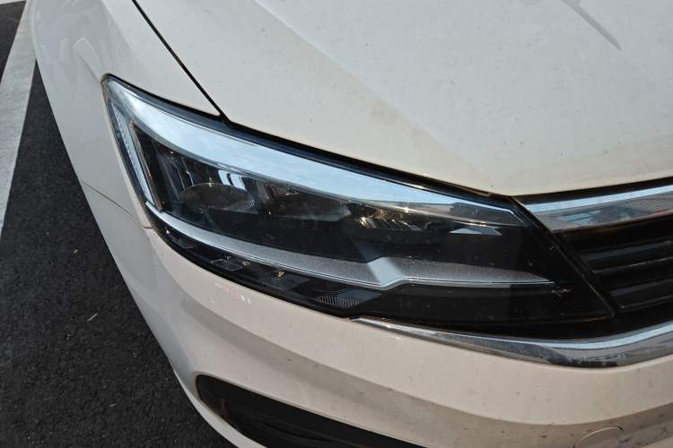 Used Volkswagen Lamando 2019 230TSI DSG Fashion Edition China VI Right Front Headlight