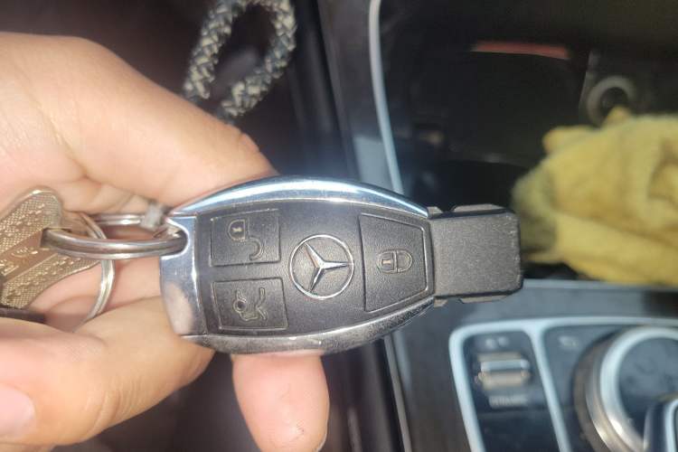 Used Mercedes-Benz GLC 2016 GLC 260 4MATIC Luxury Model