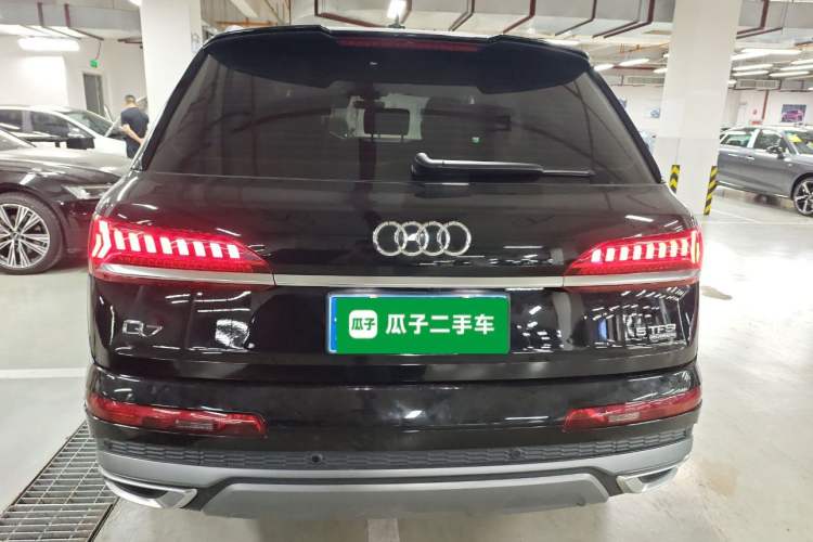 Used Audi Q7 2023 45 TFSI quattro S line Sport model
