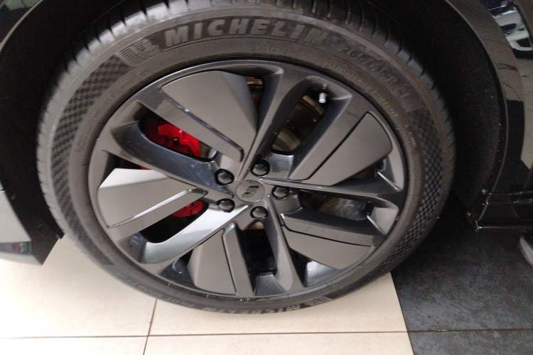 Used Li Auto L9 2024 Ultra Model Exterior 4