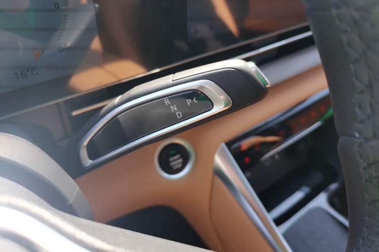 Used SAIC MAXUS G50 PHEV 2025 Leading Edition
