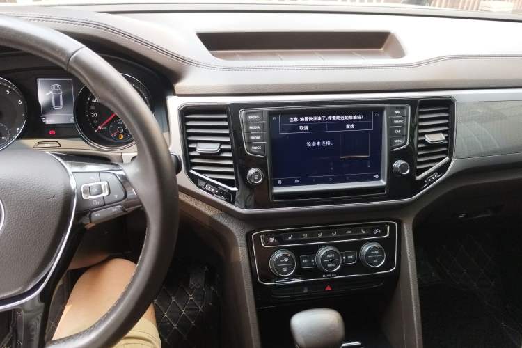 Used Volkswagen Teramont 2017 380TSI Four-Wheel Drive Luxury Edition Audio And AC Panel