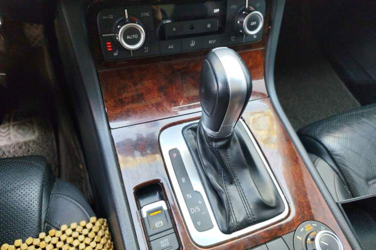 Used Volkswagen Touareg 2015 3.0 TDI Diesel Comfort Model