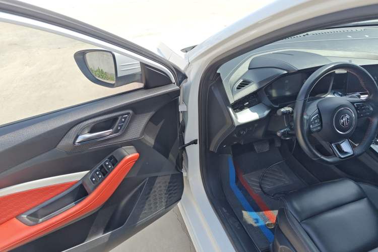 Used MG 5 2021 Revised 300TGI DCT Qingshè Luxurious Enjoyment Edition
