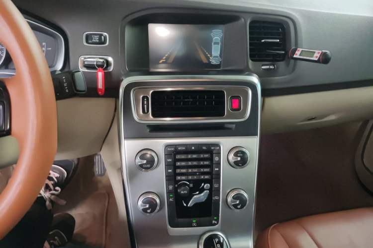 Used Volvo S60 2014 S60L 2.0T Zhiyuan Edition