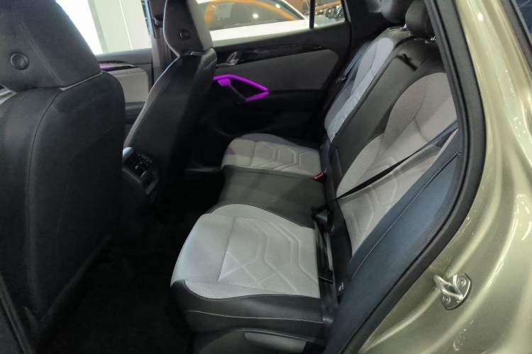 Used Volkswagen Tayron 2025 Tiguan L 380TSI 4Motion Luxury
