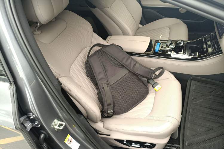 Used BYD Han 2024 EV Glory Edition 605KM Front-Wheel-Drive Premium Model Right Front Seat