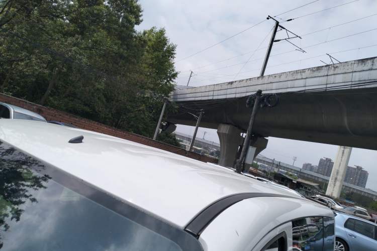 Used JAC Refine M3 2015 Maker Edition 1.6L Luxury Smart Version Roof