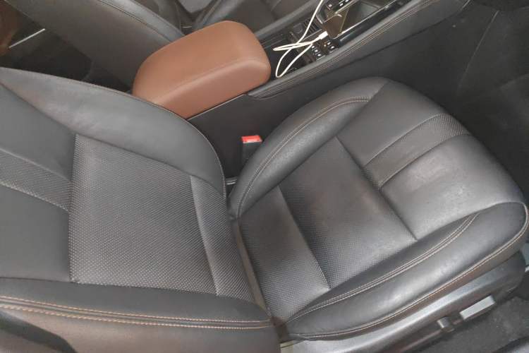 Used GAC Trumpchi GS8 2017 320T Two-Wheel Drive Luxury Smart Connectivity Version (7 Seats)