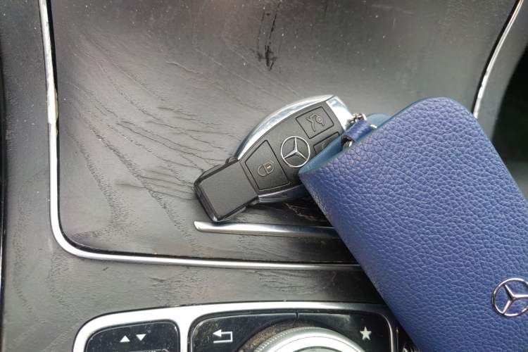 Used Mercedes-Benz C-Class 2015 Revised C 200 L Sport Edition Vehicle Key