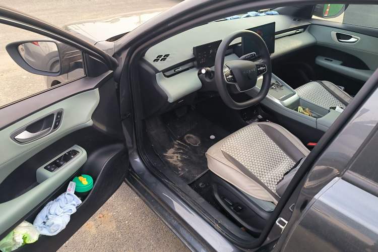 Used Roewe D6 2025 450km Deluxe Edition