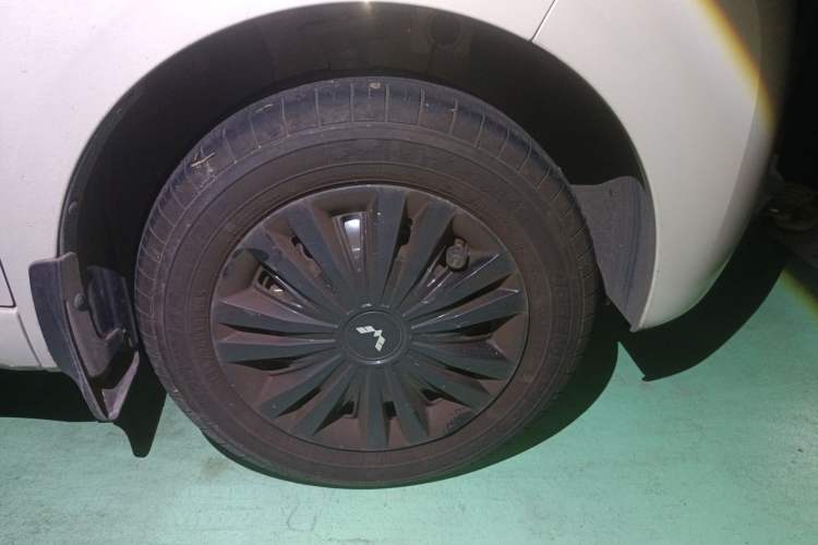 Used Wuling Hongguang MINIEV 2024 3rd Generation 215km Advanced Version Right Front Wheel Hub