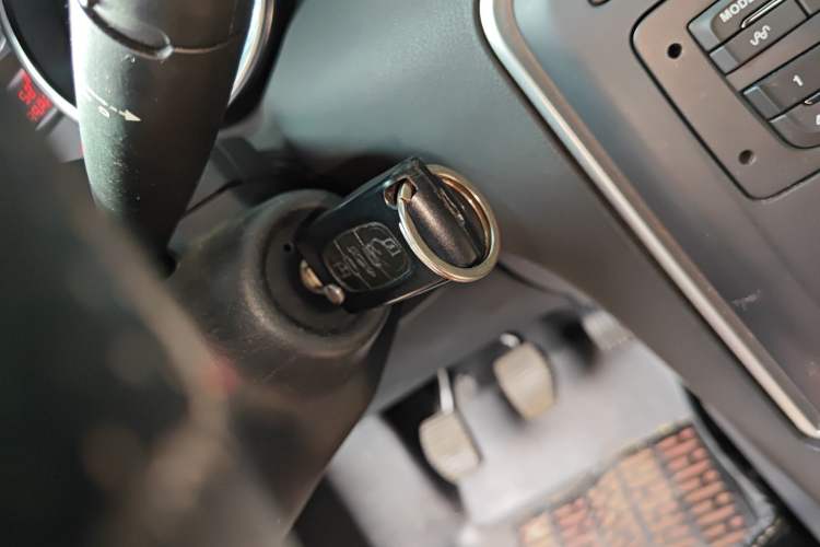 Used Peugeot 308 2014 Enjoy Edition Classic 1.6L Manual YouShang Model Vehicle Key