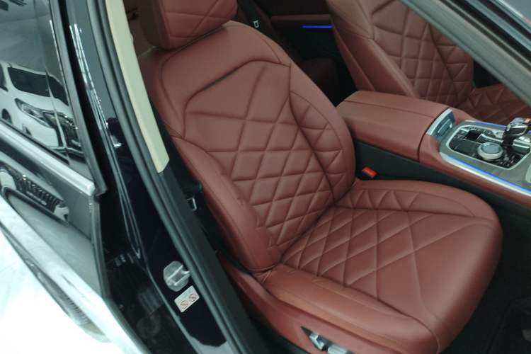 Used BMW X5 2022 xDrive 30Li Luxury M Sport Package