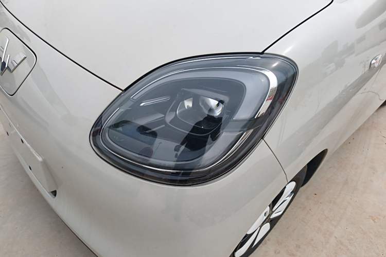 Used Wuling Hongguang MINIEV 2025 Four-Door Version Advanced Edition Left Front Headlight