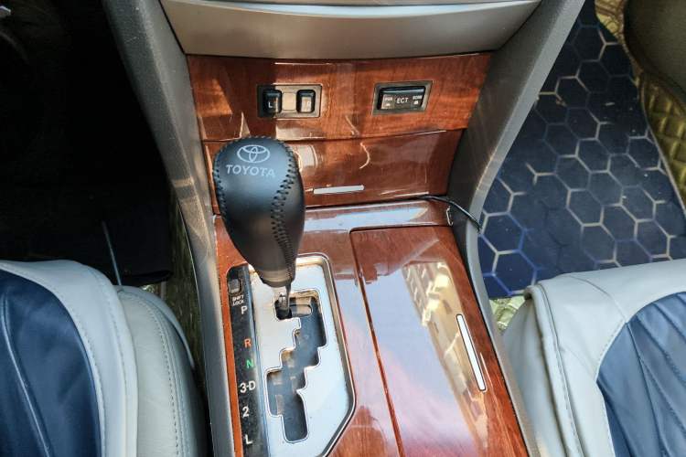 Used Toyota Camry 2013 200G Classic Luxury Edition