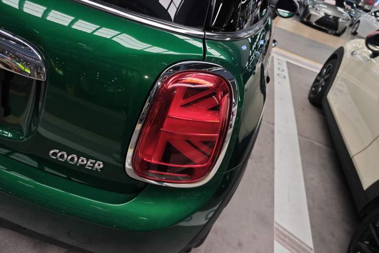 Used MINI 2019 1.5T COOPER 60th Anniversary Edition Exterior 3