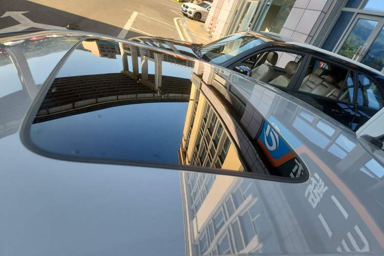 Used Volkswagen Lavida 2023 300TSI DSG Starry Full-Comfort Edition
