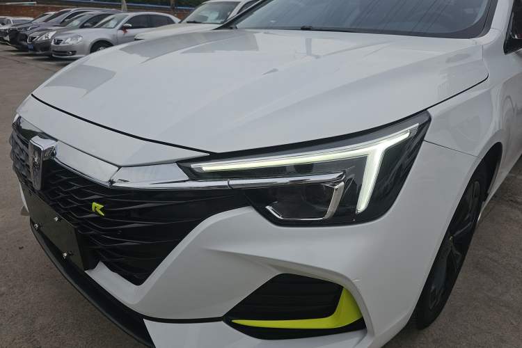 Used Roewe i6 MAX 2020 300TGI Automatic "Swell Cool Smart Drive" Edition Left Front Headlight