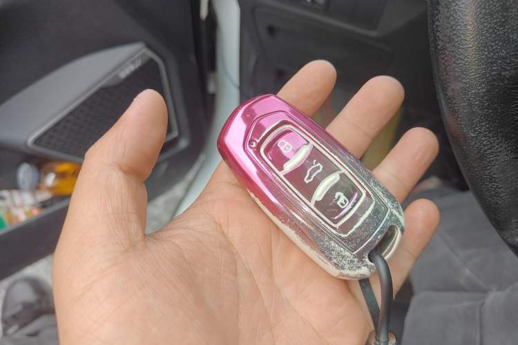 Used Geely Auto Emgrand X7 Sport 2020 1.8TD DCT Two-Wheel Drive Smart Connect 4G-Enabled Version Vehicle Key