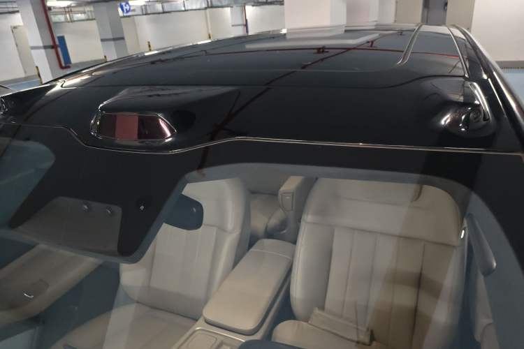 Used Nio ES8 2023 75 kWh Roof