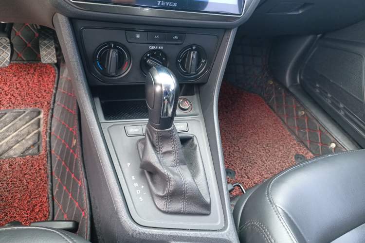 Used Volkswagen Lavida 2018 Classic 1.5L Automatic Fashion Edition China VI Standard
