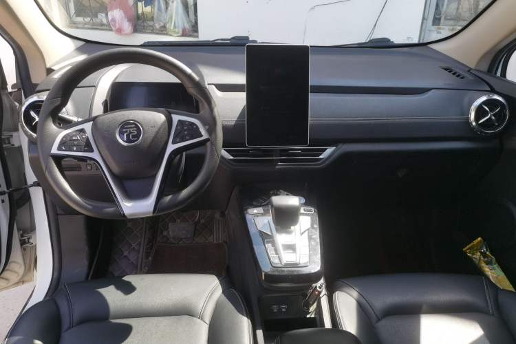 Used BYD Yuan New Energy 2019 EV535 Smart Connect Trendsetting Model Center Console