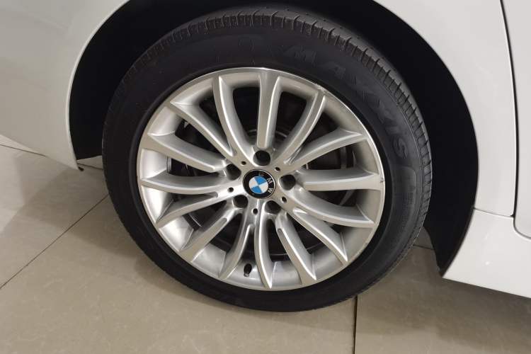 Used BMW 5 Series 2014 525Li Luxury Design Package
