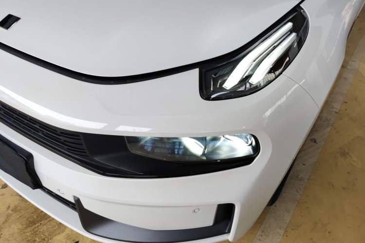 Used Lynk & Co 03 2022 1.5TD DCT JingPro Left Front Headlight